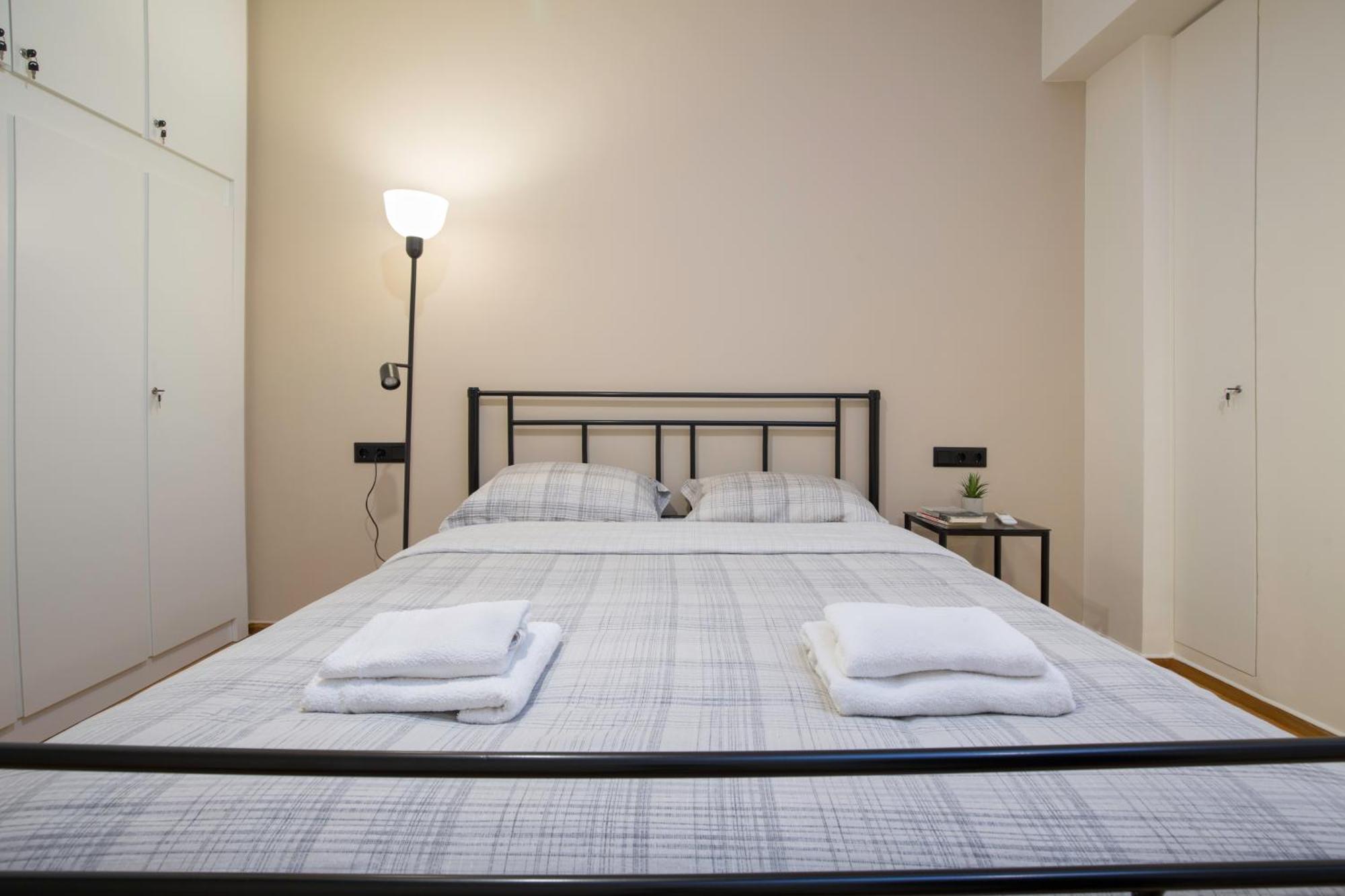 Urban Spacious Apartment Near Kallimarmaron Atene Esterno foto