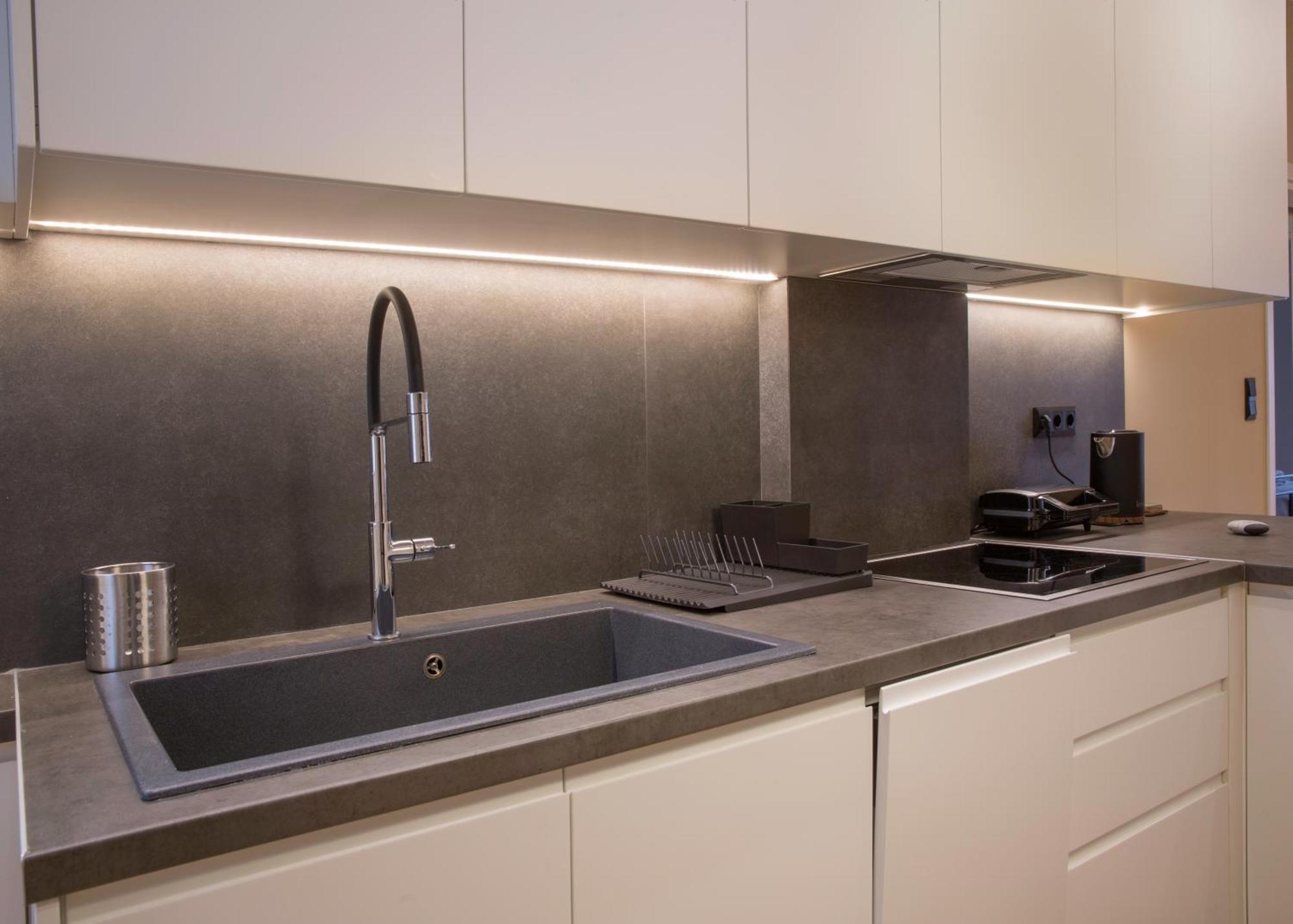Urban Spacious Apartment Near Kallimarmaron Atene Esterno foto
